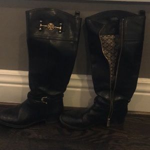 Black Tory Burch boots.
